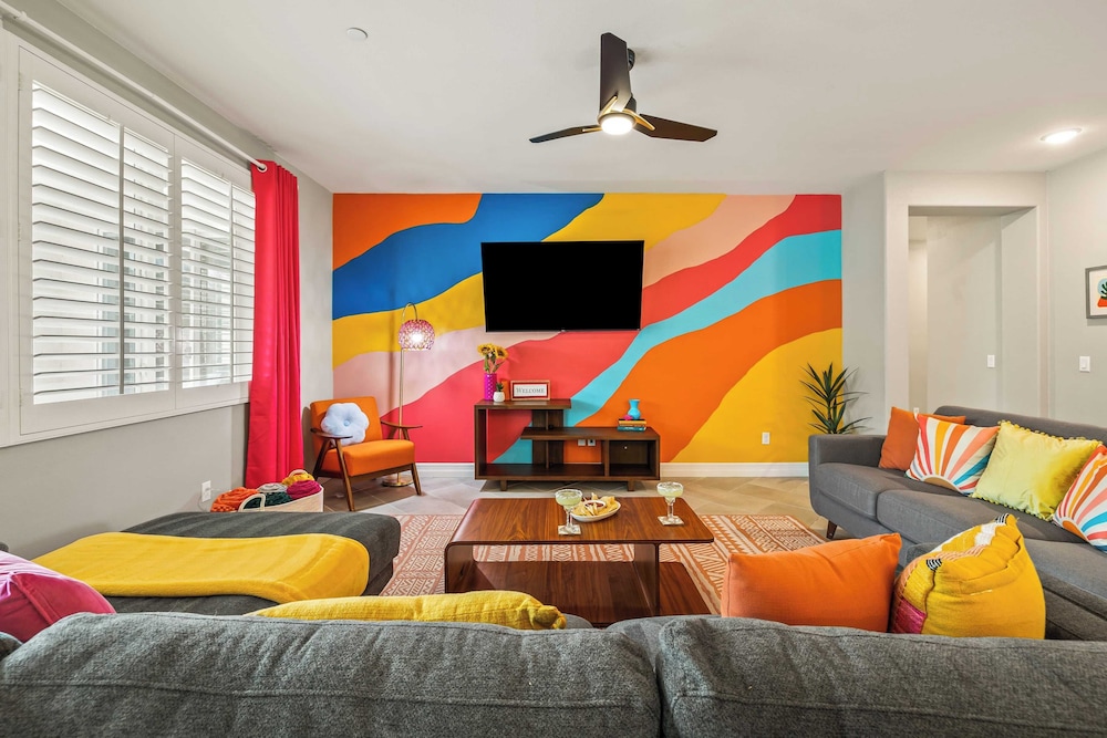 Kaleidoscope by AvantStay Colorful Escape Pool - photo 42