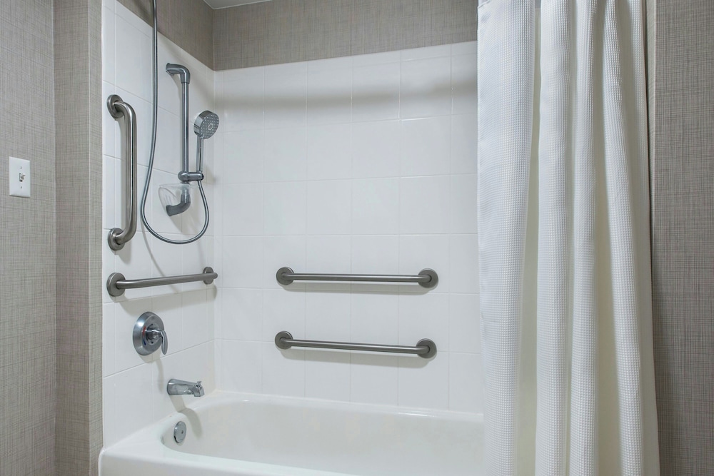 Residence Inn By Marriott Long Beach - photo 13
