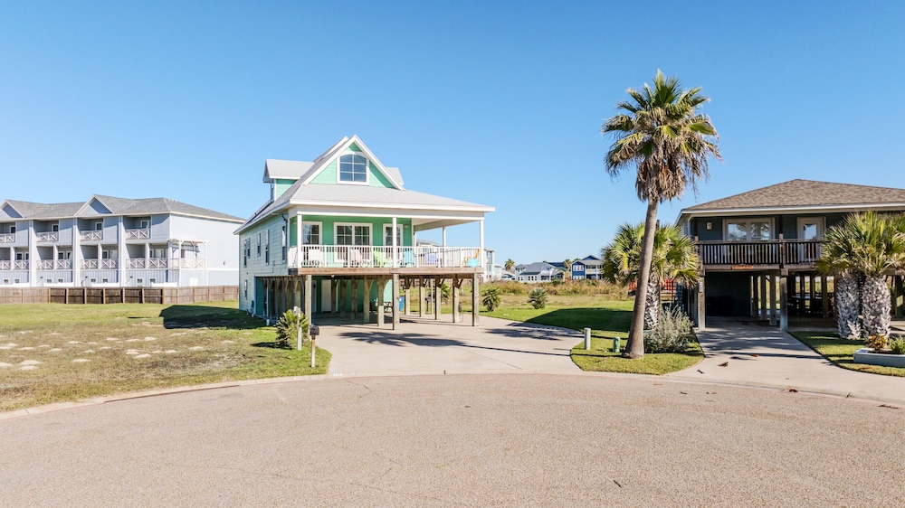 Casa La Vista by Silver Sands Vacation Rentals — 4-Star Luxury Hotel in Port Aransas, United States