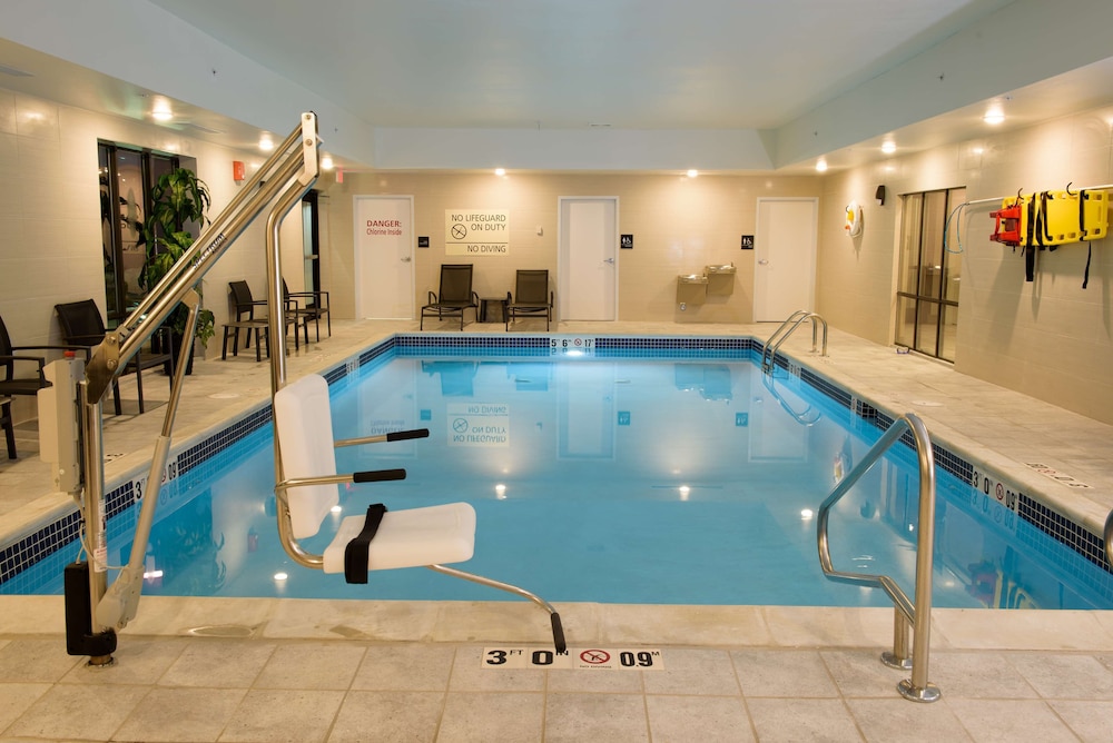 Hampton Inn & Suites Bay City - photo 28