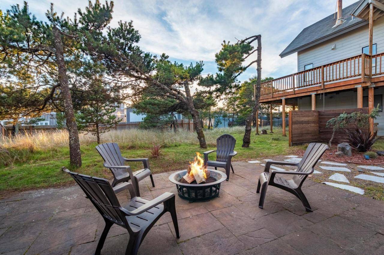 Santosha in Pacific, United States