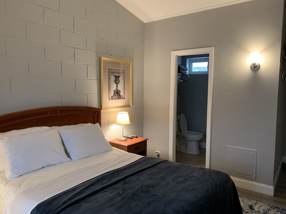 Hill Top Motel - photo 10