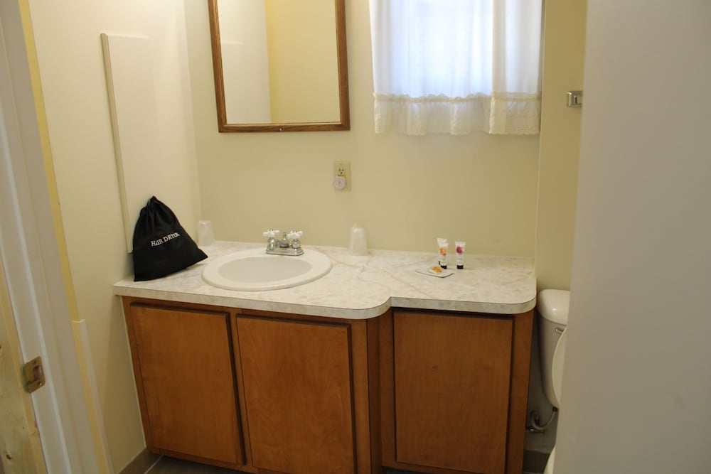 Lockview Motel - photo 32