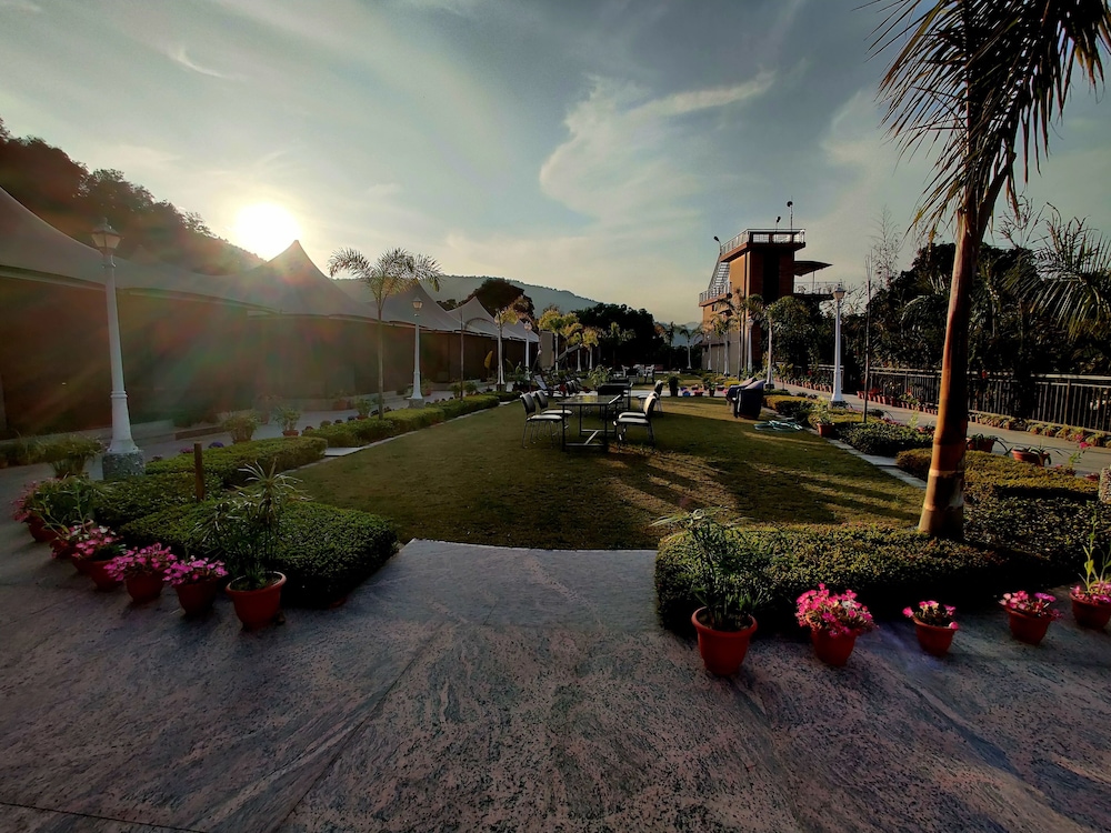 Kunkhet Valley Resort - last minute hotel in Naini Tal