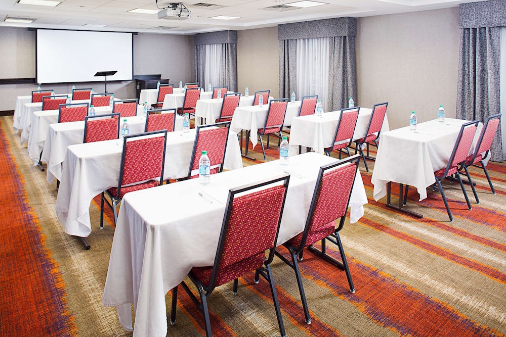 Hampton Inn & Suites Lansing West - photo 27