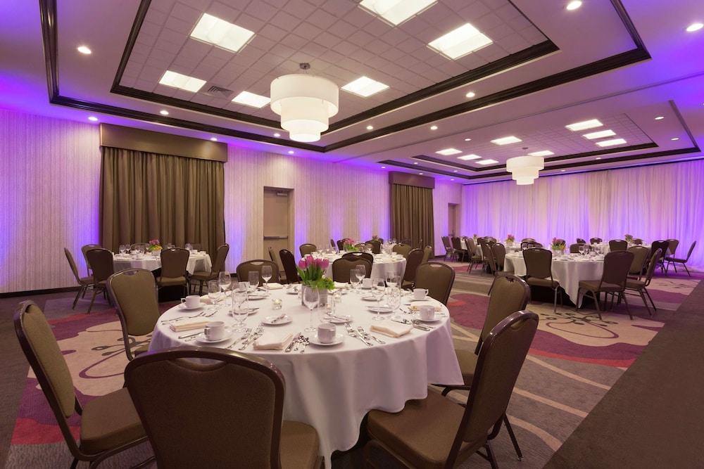 Hilton Garden Inn Pittsburgh Airport South Robinson Mall - photo 27