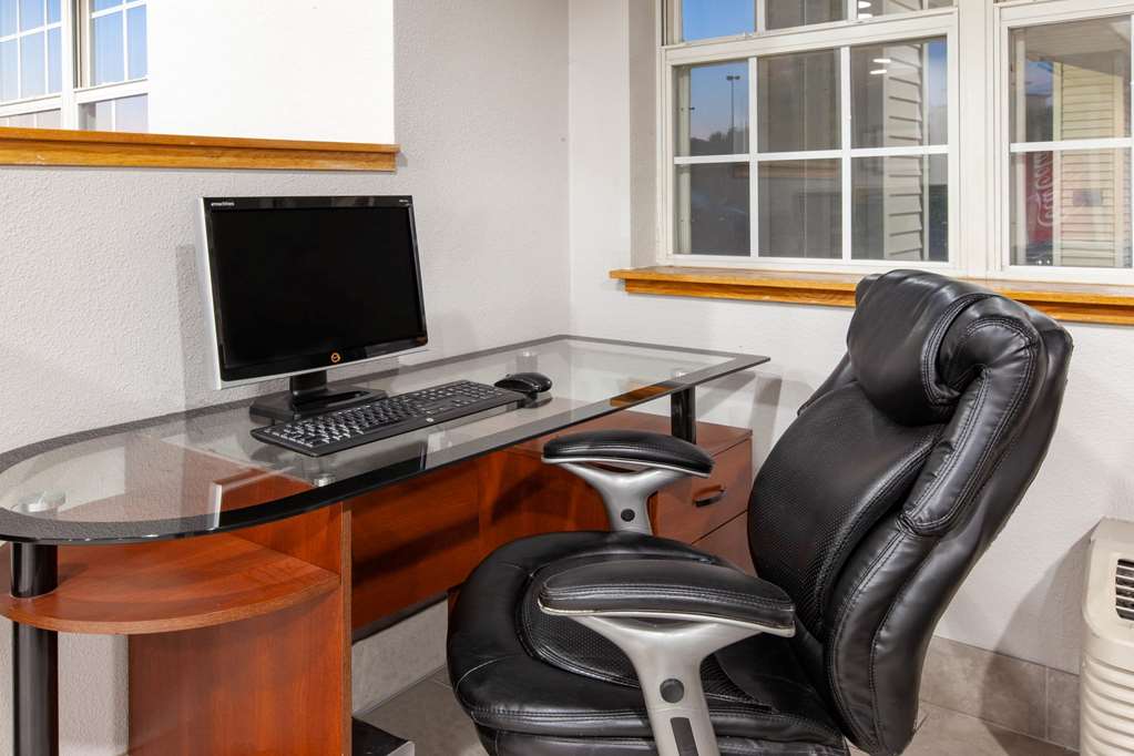 Microtel Inn & Suites by Wyndham Pittsburgh Airport - photo 16
