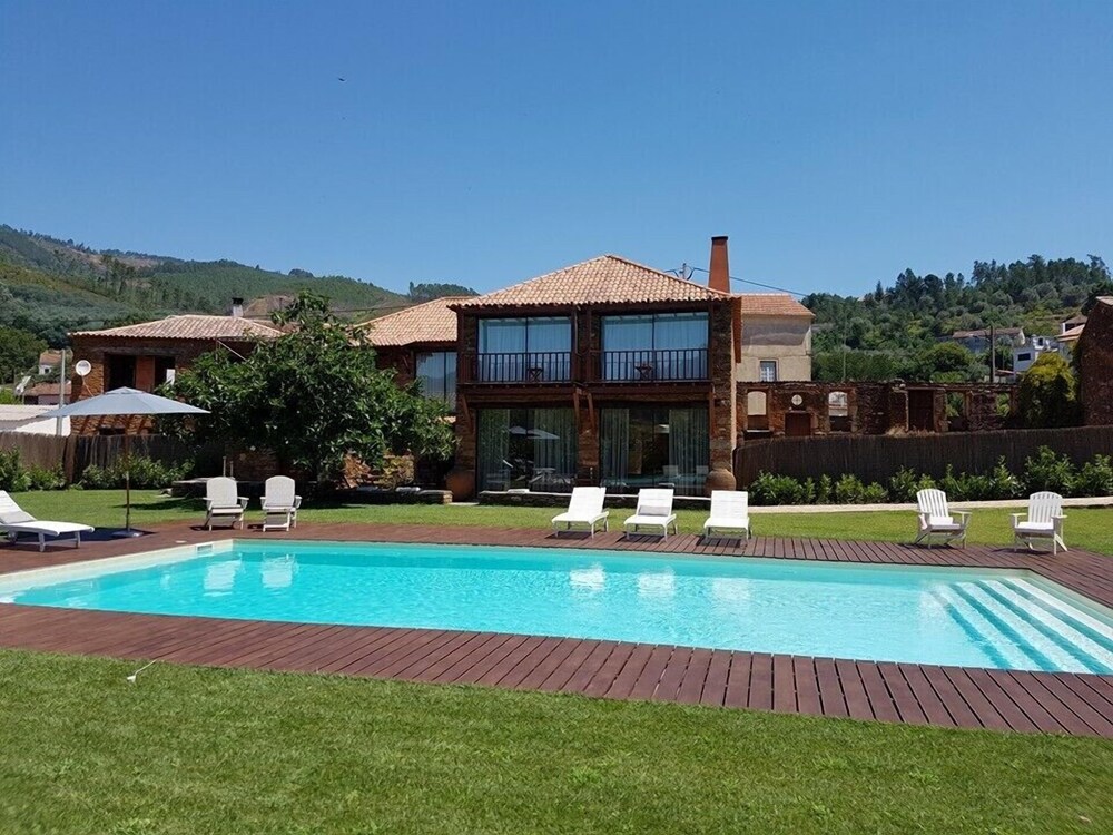 Casa de Baixo Petit Hotel — hotel in Oliveira Do Hospital