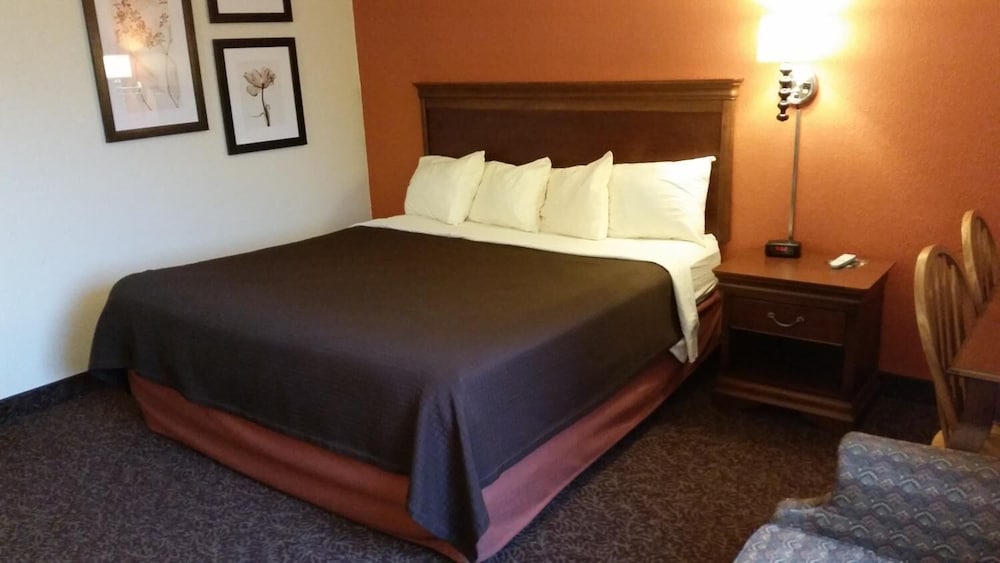 AmericInn by Wyndham Forest Lake - photo 23