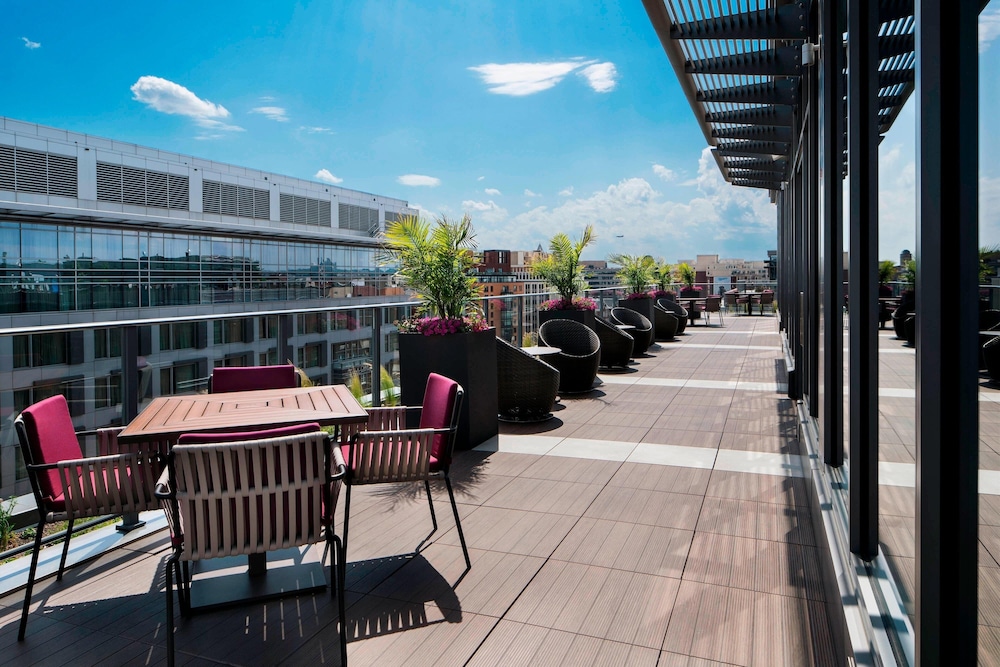 Courtyard by Marriott Washington Downtown Convention Center - photo 16