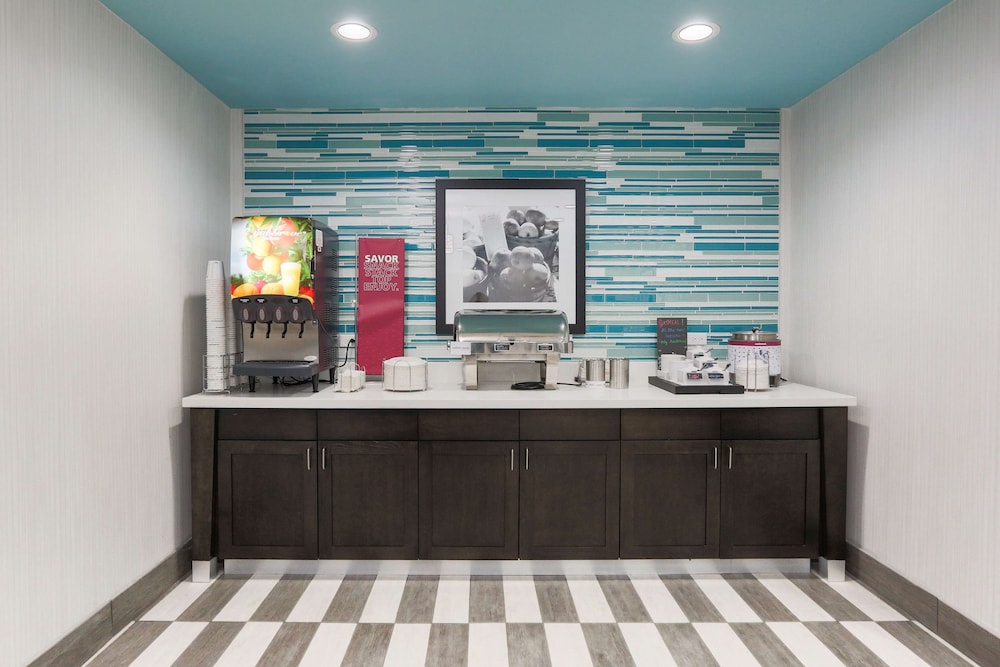 Hampton Inn El Reno - photo 56