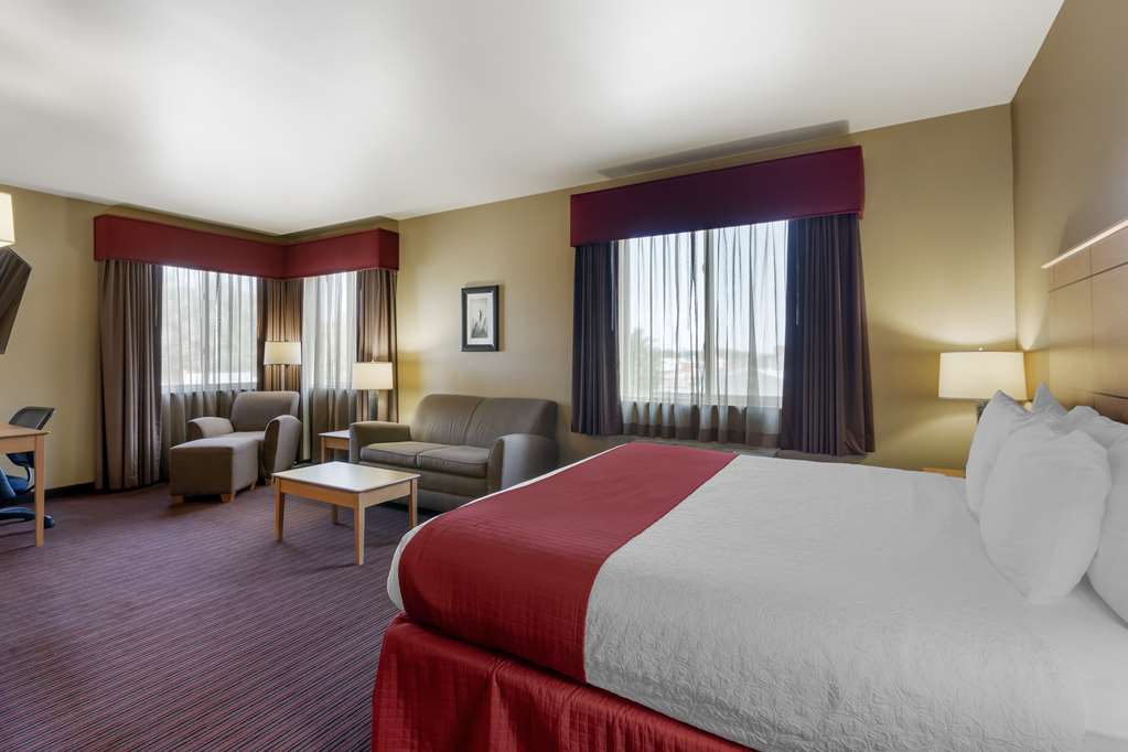 Best Western Golden Prairie Inn & Suites - photo 24