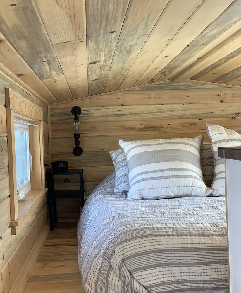 Trail and Hitch Tiny Home Hotel and RV - photo 6