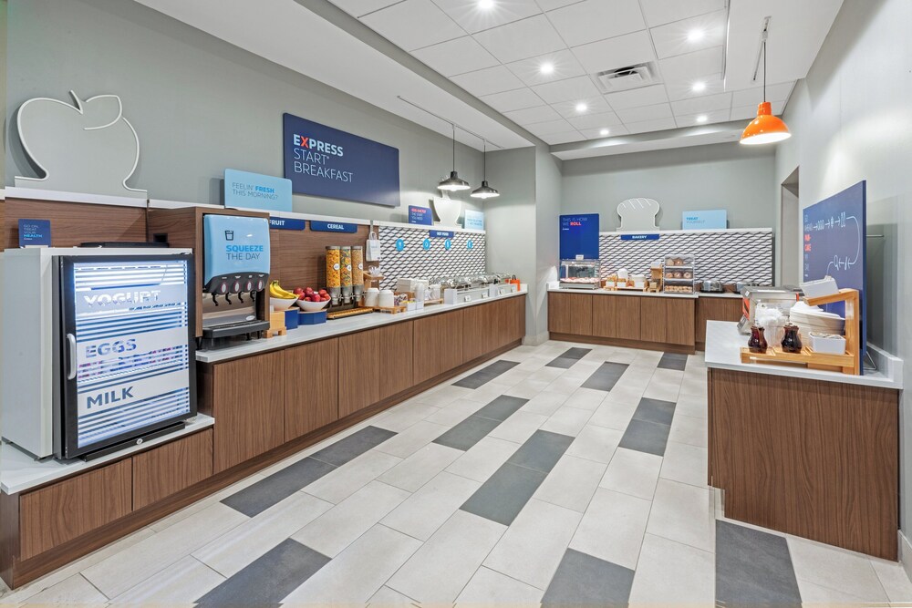 Holiday Inn Express & Suites Senatobia I 55 by IHG - photo 37