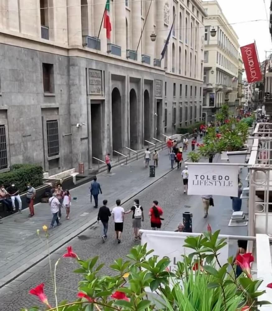 Toledo Lifestyle - last minute hotel in Naples
