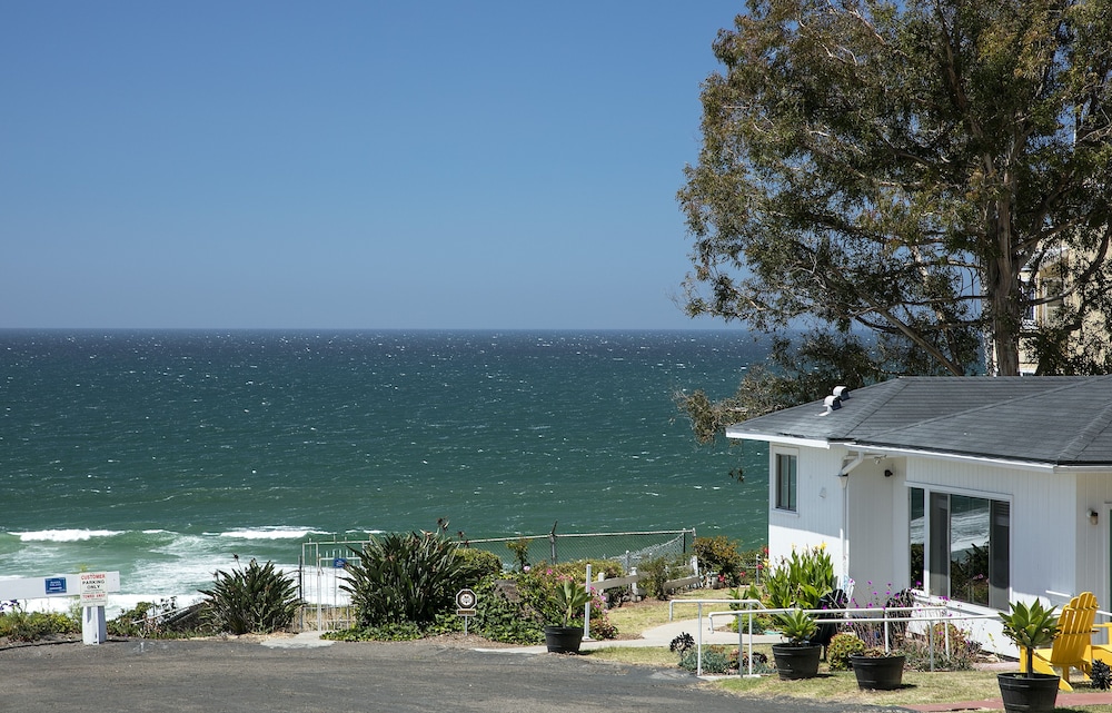 The Tides Oceanview Inn and Cottages - photo 71
