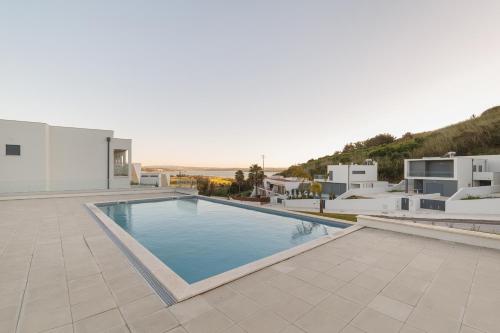 Lagoa Views Holiday Apartment — 4-Star Luxury Hotel in Foz Do Arelho, Portugal