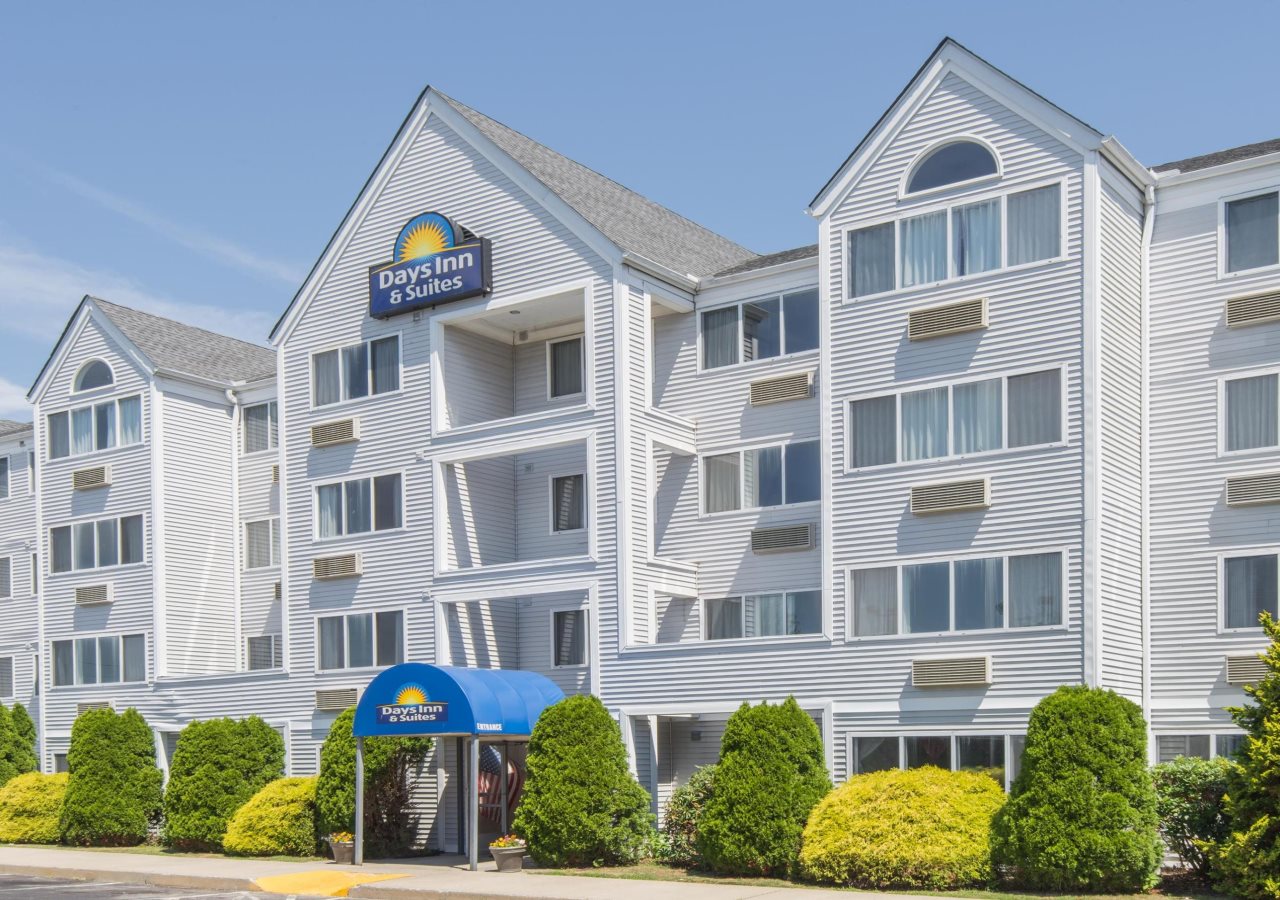 Days Inn and Suites by Wyndham Groton Near the Casinos — hotel in Groton