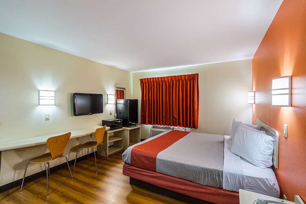 Motel 6 Urbana IL - photo 5