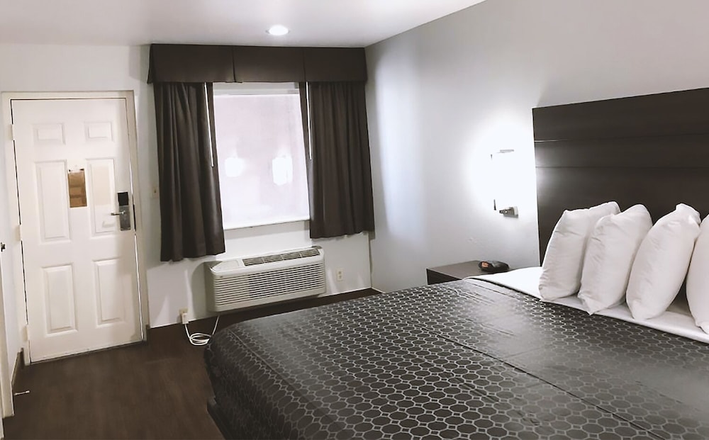 Americas Best Value Inn & Suites San Antonio Arena District - photo 16