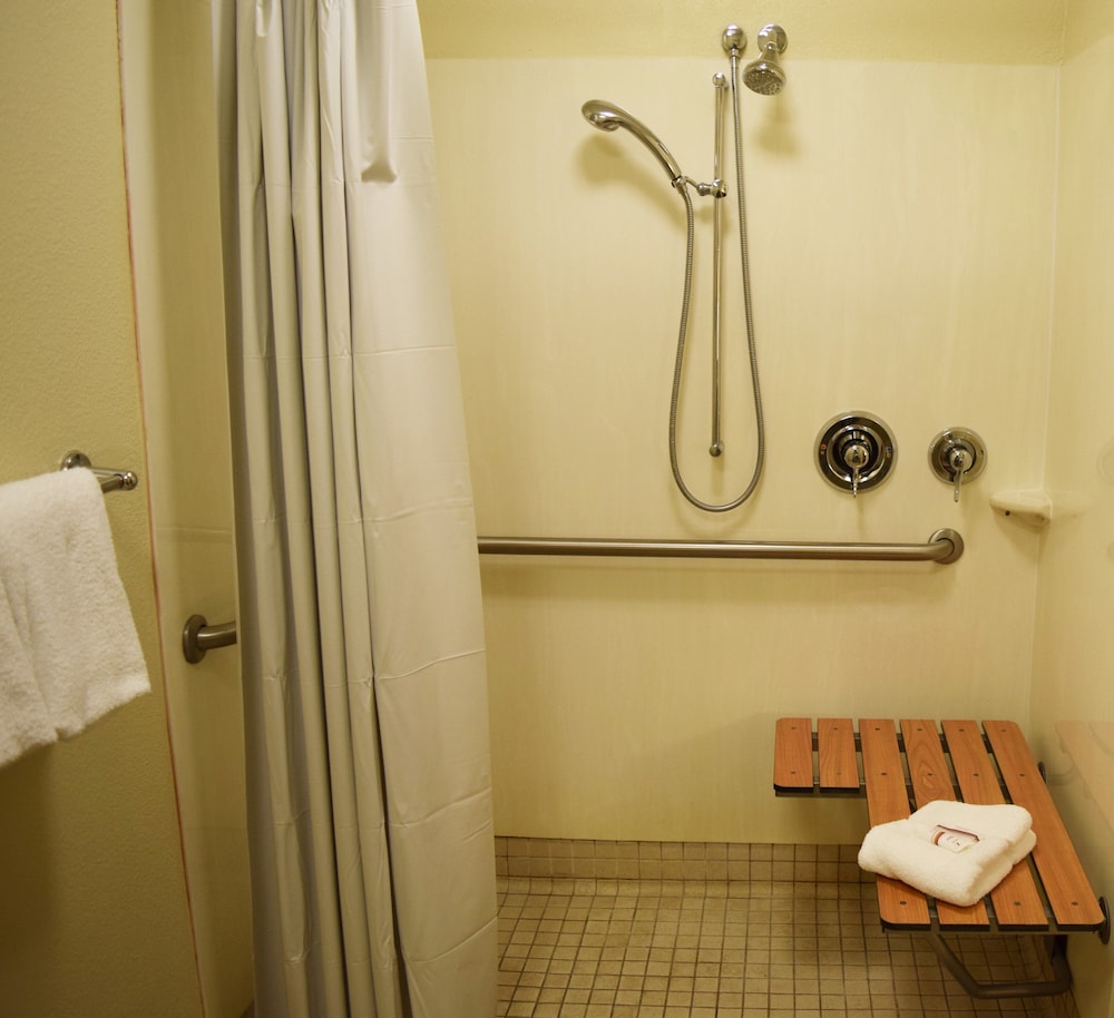 Red Roof Inn Buffalo Niagara Airport - photo 21