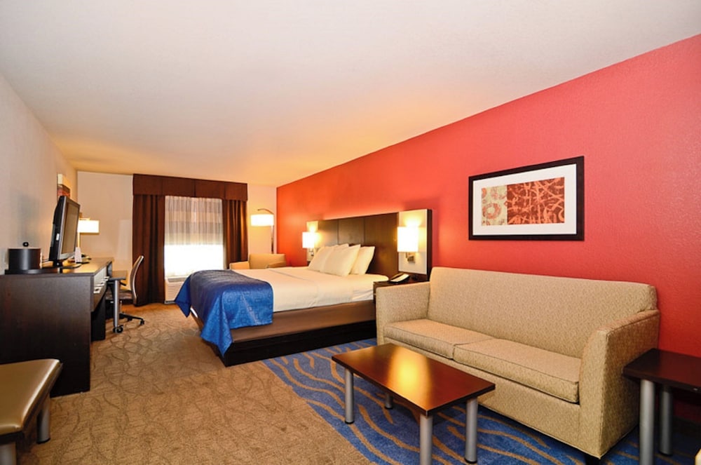 Astoria Hotel and Event Center - photo 16