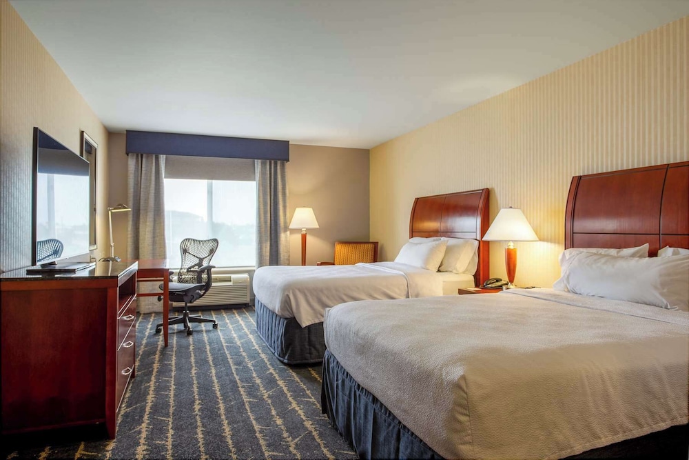 Hilton Garden Inn Milwaukee Northwest Conference Center - photo 10