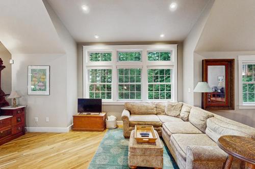 Serene Redwood Retreat - photo 6