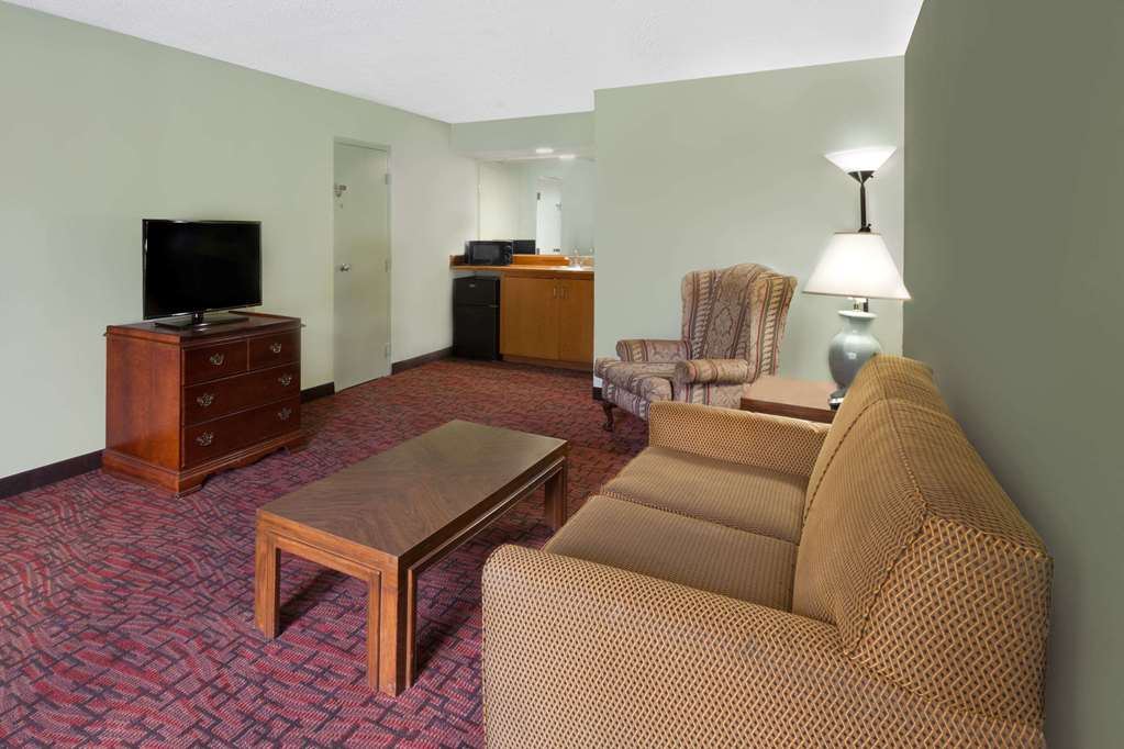 Days Inn by Wyndham McComb MS - photo 29