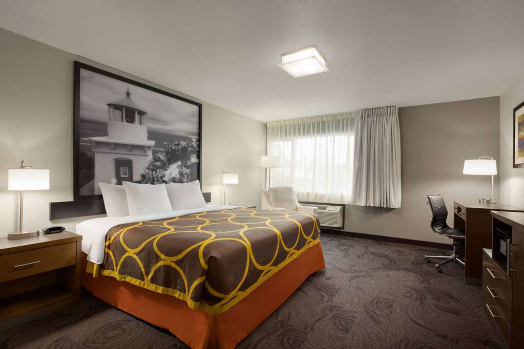 Super 8 by Wyndham Eureka - photo 12