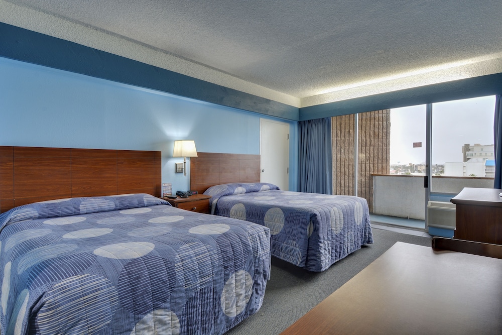 Padre South Hotel On The Beach - photo 7