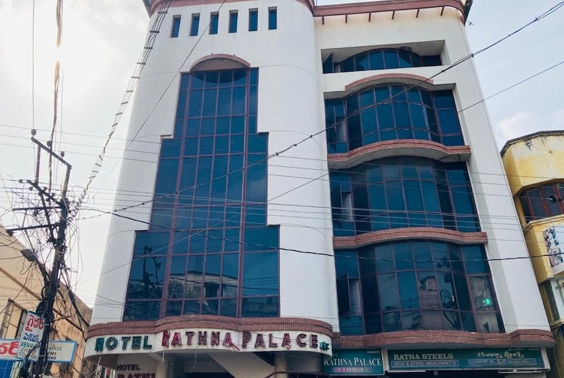 Hotel Rathna Palace — hotel in Rajahmundry