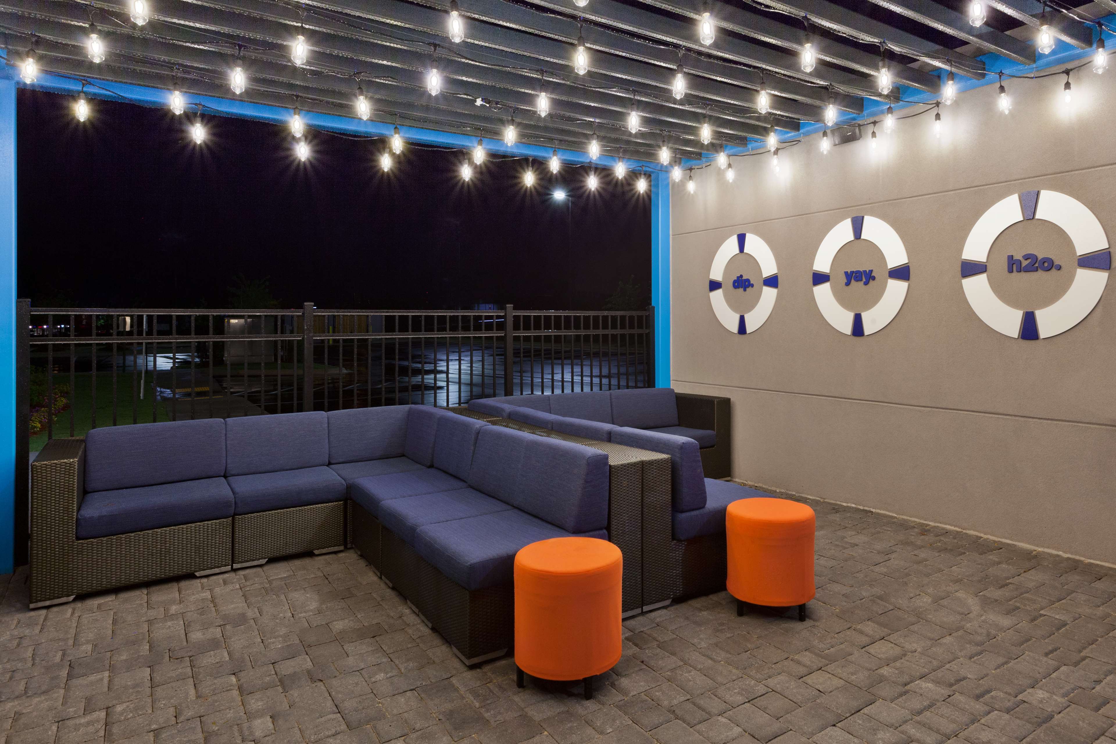Tru by Hilton Auburn - photo 3