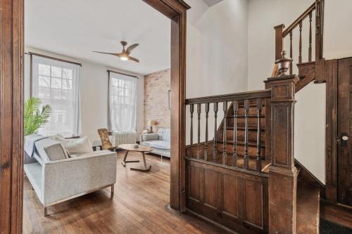 3 BR Historic Home Nestled Btw Petworth & CoHi — 4-Star Luxury Hotel in Washington, United States