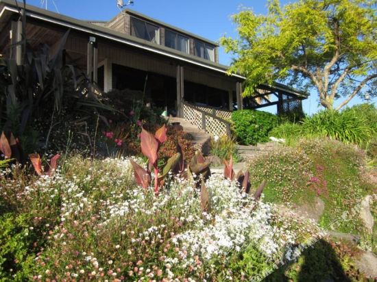 Warwick Hills Rural Bed & Breakfast — 5-Star Luxury Hotel in Tauranga, New Zealand