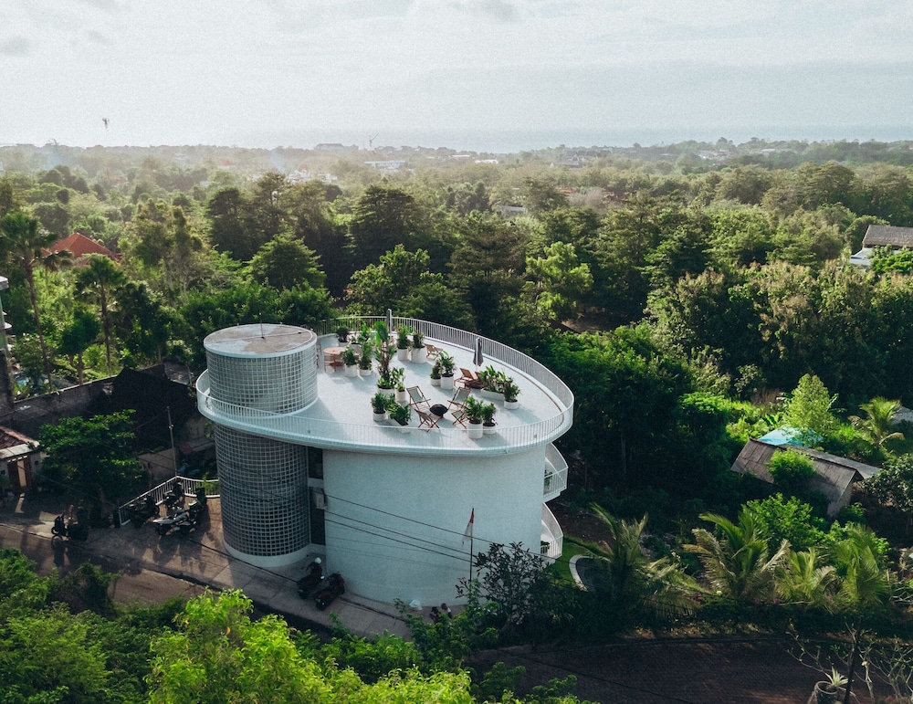 Lighthouse Bingin 360 view in Pecatu, Indonesia