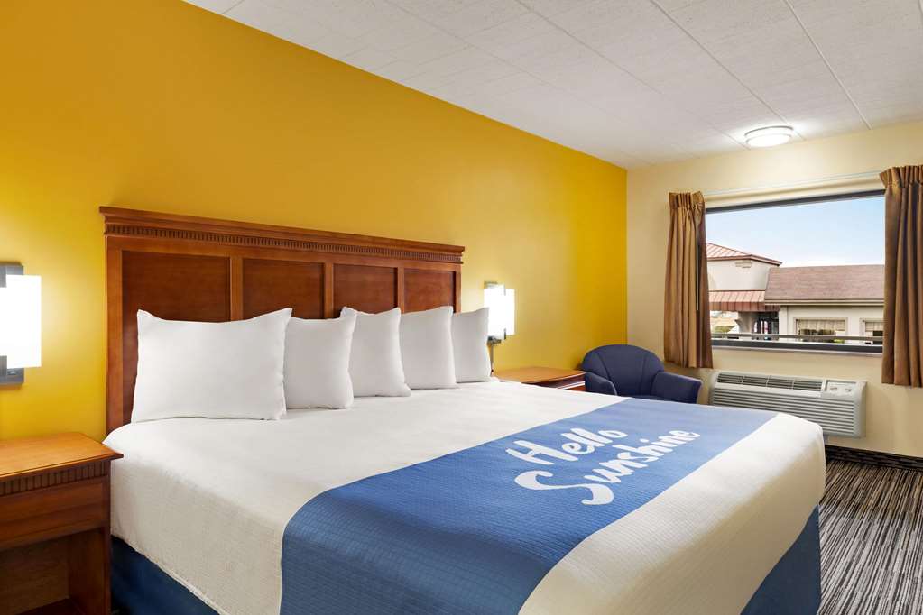 Days Inn by Wyndham Oak Ridge Knoxville - photo 13