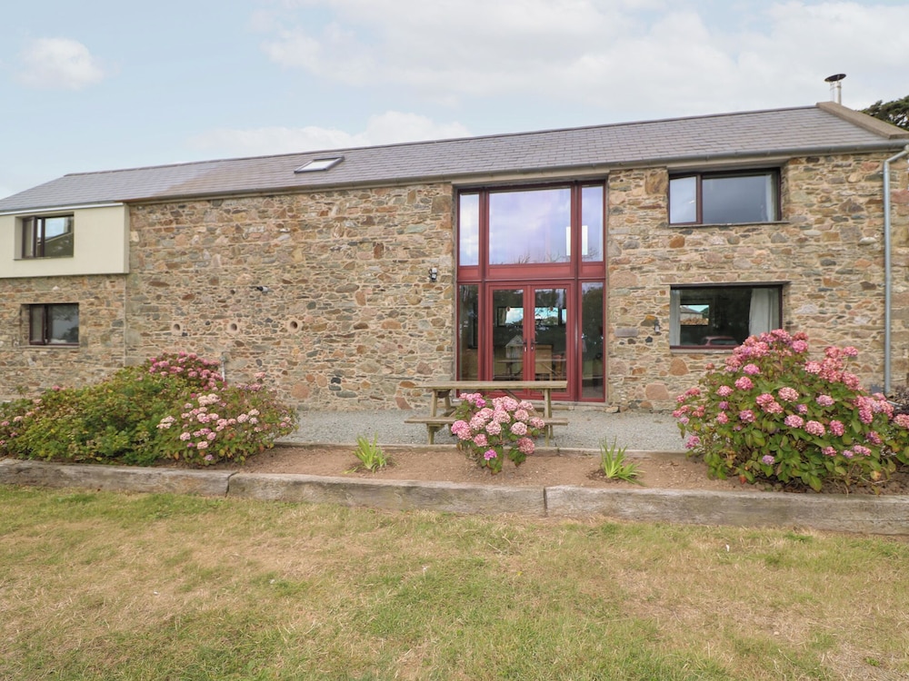 The Owl’s Hoot in Loch Garman, Republic of Ireland