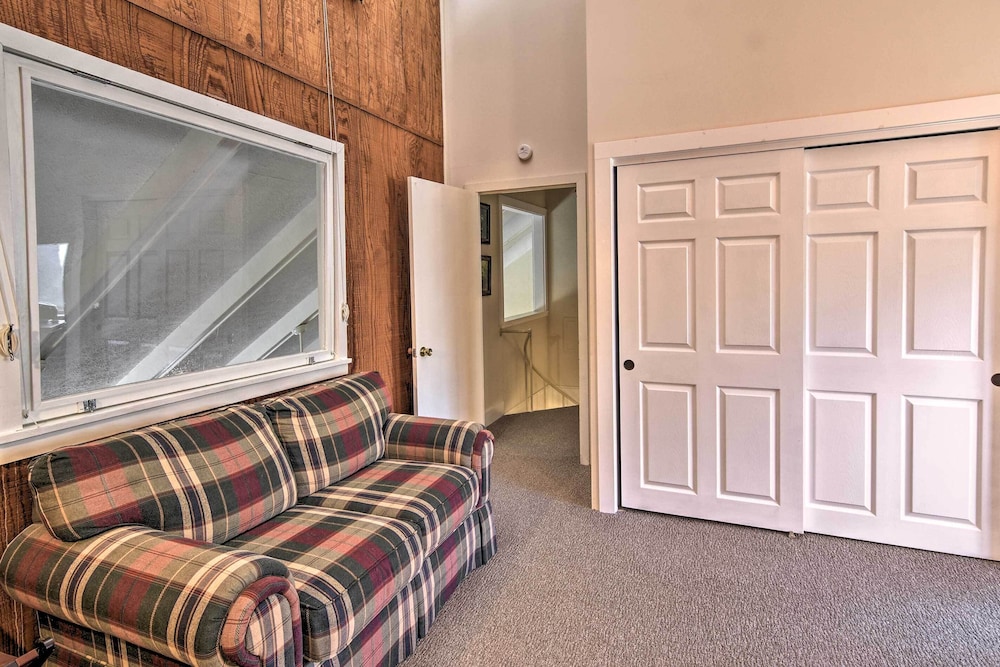 Steps to Ski Resort Sugar Mountain Condo - photo 7