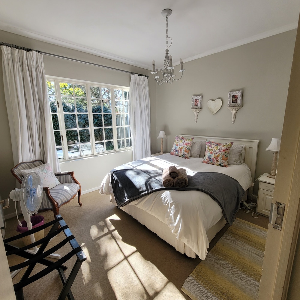 AppleBee Guest Cottages in Grahamstown, South Africa