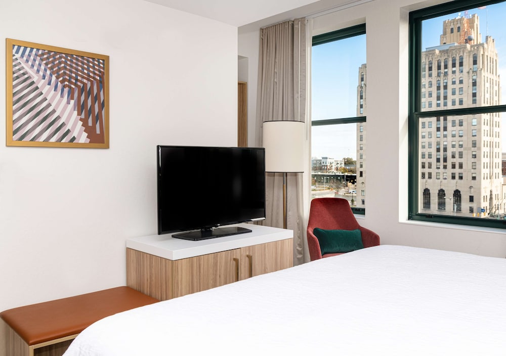 Hilton Garden Inn Flint Downtown - photo 18