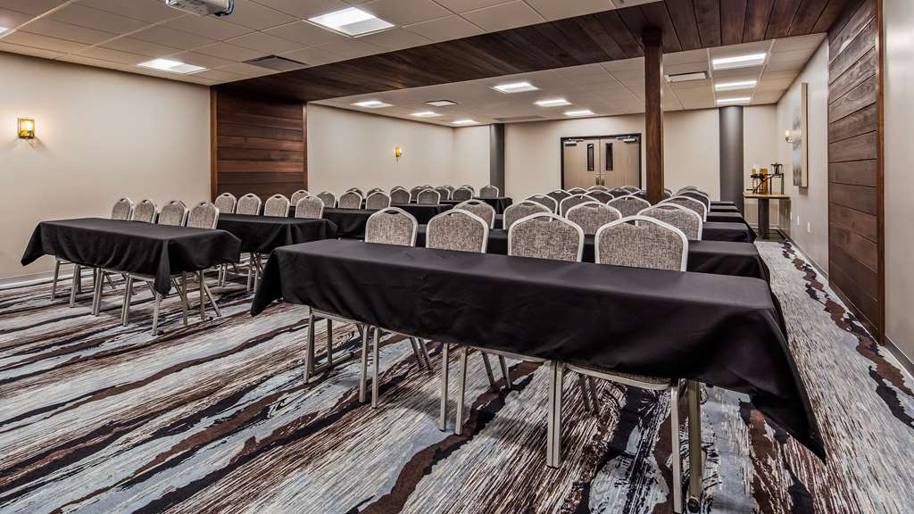 Best Western Premier Ankeny Hotel - photo 8