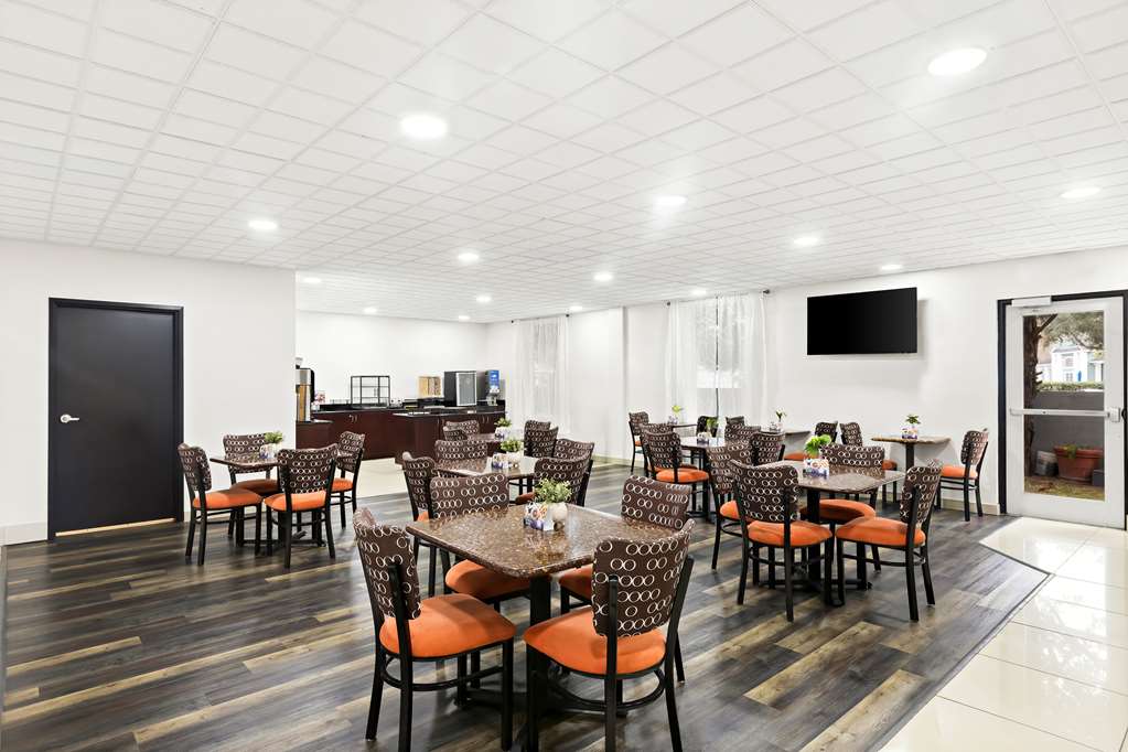Sonesta Essential Savannah - photo 35