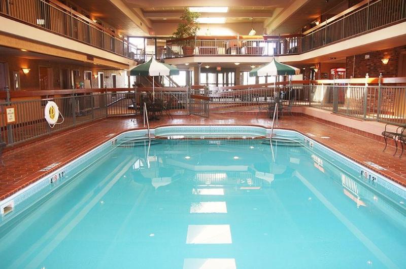 Auburn Place Hotel And Suites - photo 20