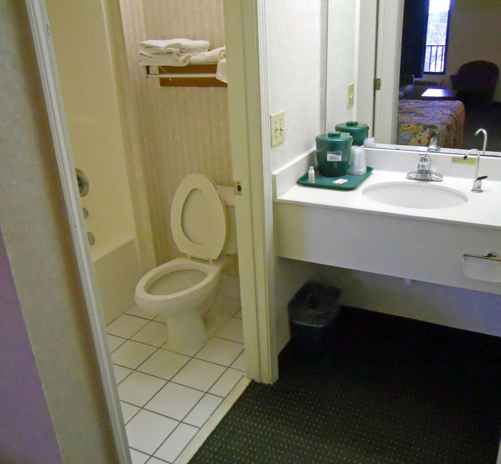 Americas Best Inn & Suites Decatur - photo 16