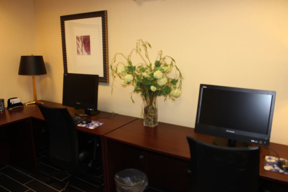 Holiday Inn Express Atlanta Emory University Area by IHG - photo 36