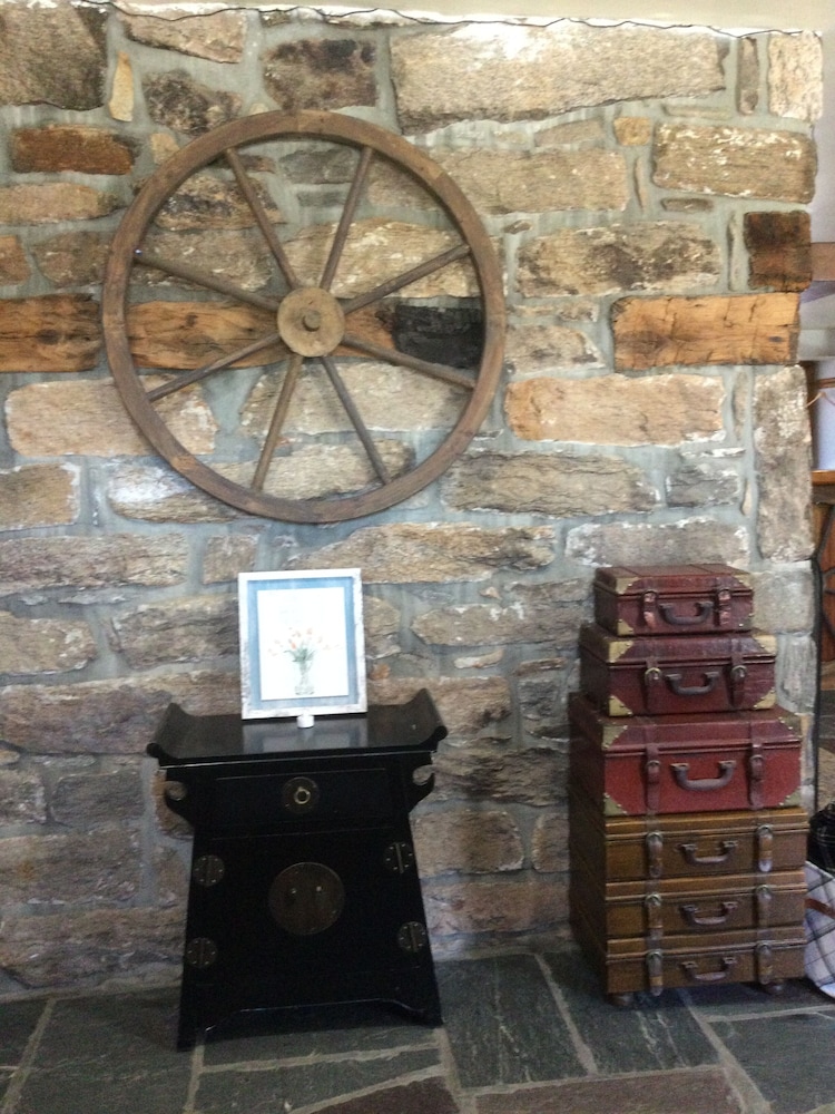 Stagecoach House Inn - photo 2