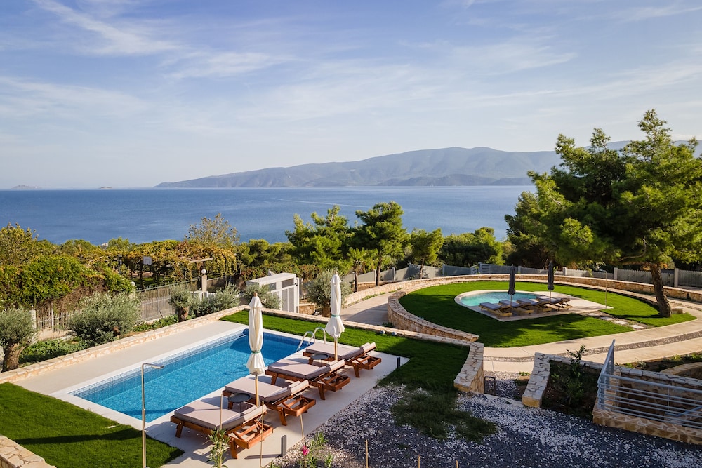 Cavos Boutique Homes — 4-Star Luxury Hotel in Korinthos, Greece