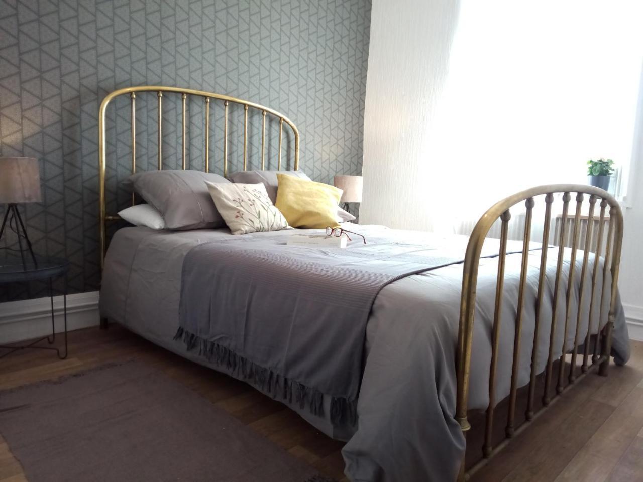 Les Sauges — hotel in Isigny-Sur-Mer