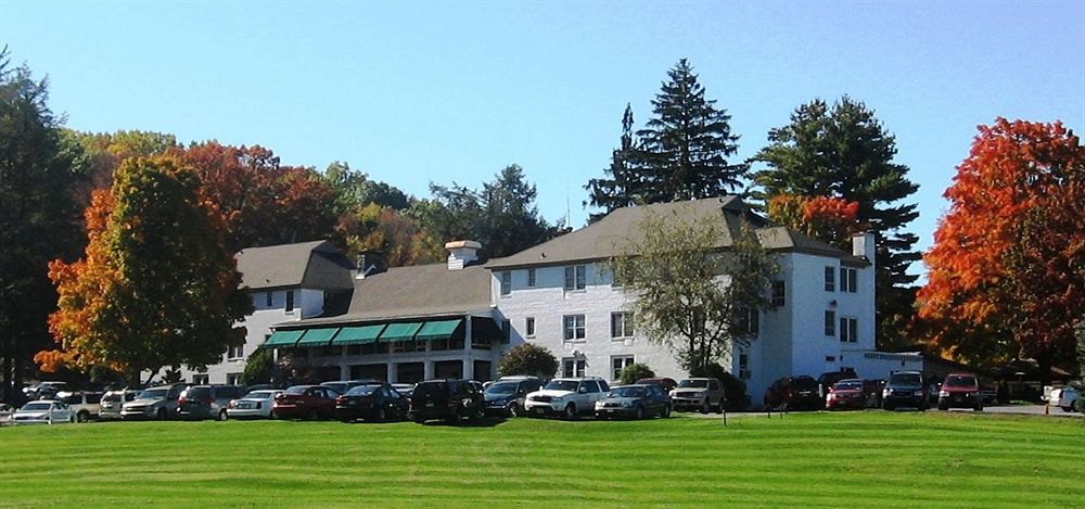 Wolf Hollow At The Water Gap Country Club - carbon neutral hotel in Stroudsburg